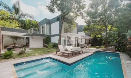 Magnífica casa em estilo contemporãneo em condominio de luxo no Itanhangá com 630m² de área construída