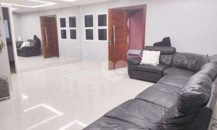 Casa em condominio com infra-estrutura próximo a praia