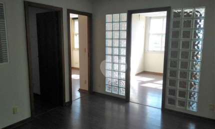 Excelente Sala Comercial toda reformada no Centro da Cidade