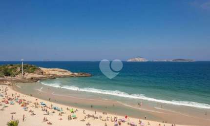 Lopes Enjoy Ipanema vende : Excelente Cobertura Duplex de frente para o mar .