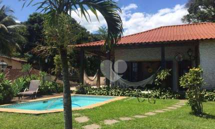Casa com 5 quartos, 382 m², à venda por R$ 1.950.000 - Mangaratiba