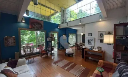 Linda Casa na Lagoa com projeto arquitetônico premiado pela IAB -RJ