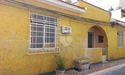 Casa com 3 dormitórios à venda, 128 m² por R$ 320.000,00 - Madureira - Rio de Janeiro/RJ
