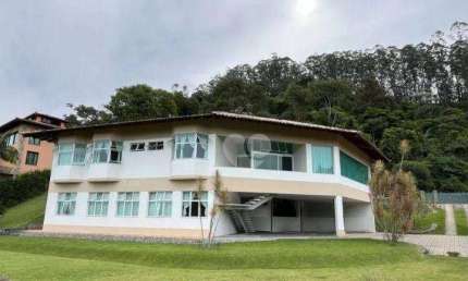 Casa com 4 quartos sendo 4 suítes à venda, 400 m² por R$ 3.870.000 - Itaipava