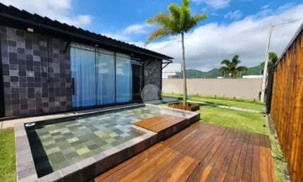 Casa com 5 quartos à venda, 350 m² por R$ 1.590.000 - Guaratiba - Rio de Janeiro/RJ
