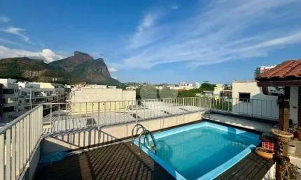 Jardim Oceânico - Cobertura Duplex com Vista para a Pedra da Gávea na Quadra da Praia. Barra da Tijuca/RJ.