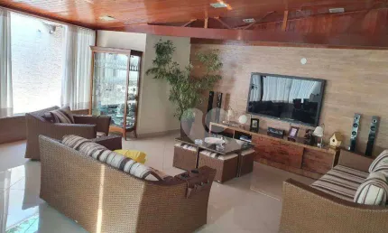 Casa com 3 quartos localizada na Estrada do Bananal