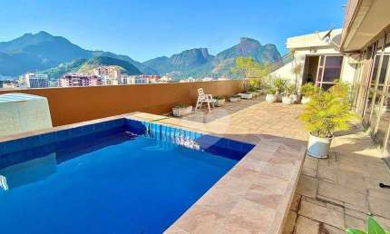 Cobertura com piscina, terraço, 4 quartos, suíte com closet, 2 vagas e infra no condomínio à venda, 275 m² por R$ 2.500.000 - Barra da Tijuca
