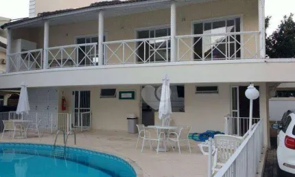 Casa  com 4 Quatros 3 suítes Legalizada em Vargem Pequena