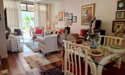 Apartamento frente varandão quarta quadra praia três quartos (2 suítes)