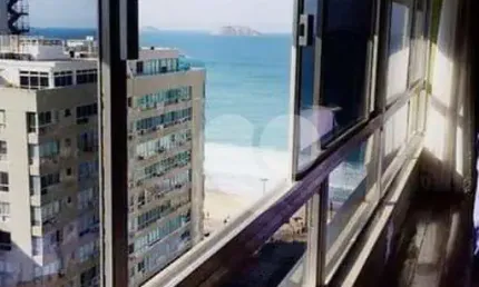 Apartamento no Leblon com  4 Quartos, Quadra da Praia