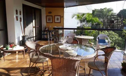 Apartamento 182 m2 lâmina 3 quartos sendo 1 suíte, varandão frente 2 vagas