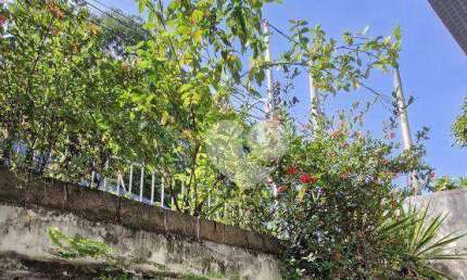 Santa Teresa, colado ao Largo dos Guimaraes!! 2 quartos com dependências, vaga escriturada, excelente localização, R$675,000,00
