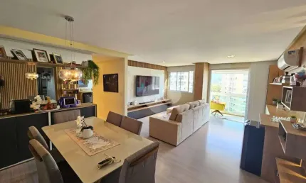 Condomínio Sublime Max - Apartamento andar alto totalmente reformado e decorado com ármarios planejados. 4 Quartos, 1 Suíte e Closet. Recreio/RJ.
