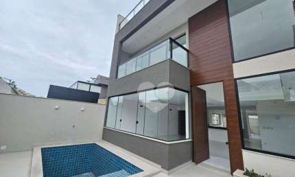 Condomínio Bothanica Nature - Casa Triplex em Projeto Contemporâneo, recém construída com 4 quartos sendo 3 Suítes. Recreio dos Bandeirantes/RJ.