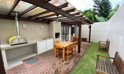 Casa com 3 quartos (suítes) para alugar, 136 m² por R$ 5.208/mês