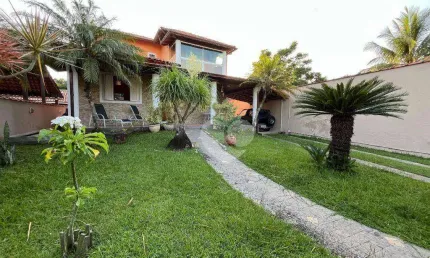Casa duplex com 3 quartos sendo 3 suítes à venda, 221 m² por R$ 690.000 - Jardim Interlagos - Maricá/RJ