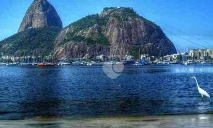 Excelente apartamento localizado no humaitá, ao lado da agência do itaú
