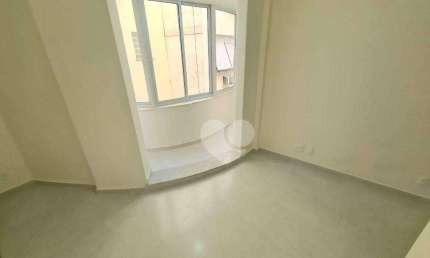 Sala quarto - reformado - andar alto - fundos - silencioso -por R$ 500.000 - Catete - Rio de Janeiro/RJ