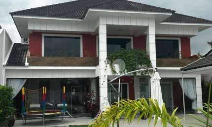 Casa com 4 suítes e lazer privativo em condomínio na Barra da Tijuca - Porteira fechada