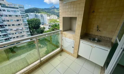 Condomínio Green Life - Apartamento de 2 Quartos reformado e com Planejados à venda com Vista livre para Montanhas e varanda Gourmet. Sol da Manhã.