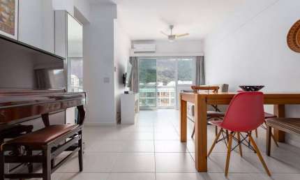 Apartamento em prédio com piscina ensolarada, 3 quartos, suíte, 2 vagas, dependência à venda, 89 m² por R$ 1.400.000 - Humaitá