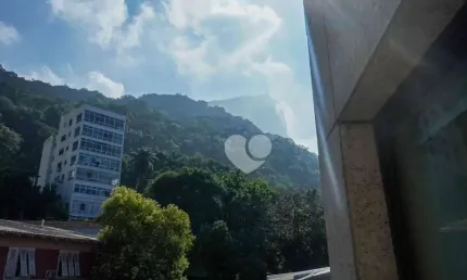 Apartamento 3 quartos, um por andar, a venda Jardim Botanico