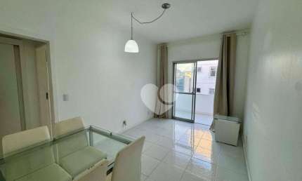 Jardim Oceânico - Apartamento de 2 Quartos com vista para a Pedra da Gávea. Sol da manhã. Imóvel com armários. Barra da Tijuca/RJ.