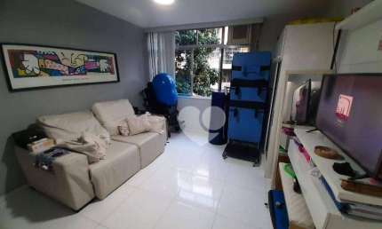 Apartamento 02 quartos, 02 suites, área de serviço, vaga de garagem, frente, sol da manhã, elevador, banheiro serviço, portões eletrônicos