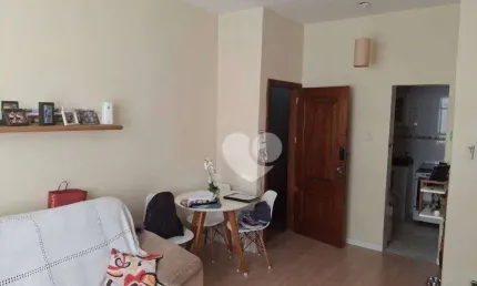 Apartamento de 02 quartos no Engenho Novo. Sol da manhã.