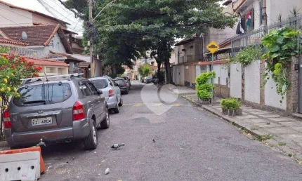 Coladinho na Tijuca! Casa com 03 quartos no Andaraí. Sol da manhã.