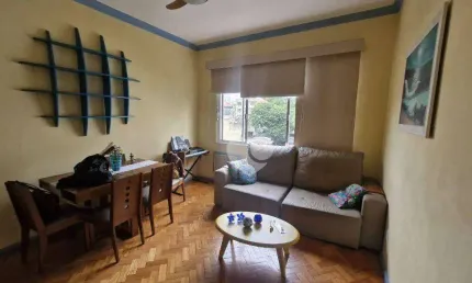 Apartamento com 2 quartos à venda, 76 m² por R$ 270.000