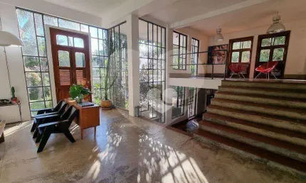 Casa à Venda no Itanhangá com 4 Quartos, 2 Suítes e Vista Deslumbrante para as Montanhas
