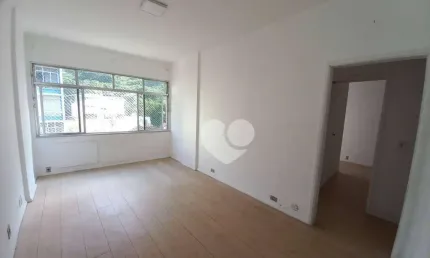 Apartamento com dois quartos na rua Pompeu Loureiro perto do metrô do Cantagalo