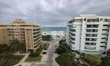 Viva o Sonho no Golden Green: Seu Paraíso à Beira-Mar na Barra da Tijuca para Alugar!