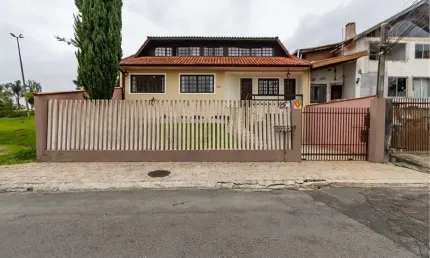 Casa com 4 quartos à venda na Rua Alexandre Dalcuch, 156, Bacacheri, Curitiba