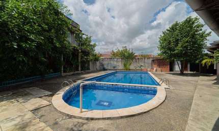 BAIXOU!!! CASA A VENDA EM RIO TINTO/PB COM 5 QUARTOS SENDO 2 SUITES