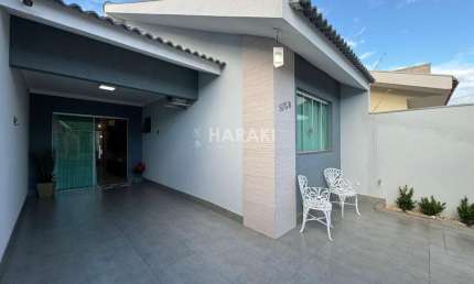 Casa para Venda em Maringá, Jardim Paris, 3 dormitórios, 1 suíte, 2 banheiros, 2 vagas