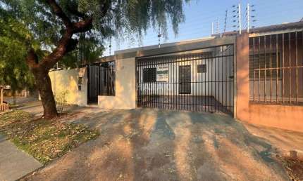 Casa para Venda em Maringá, Parque da Gávea, 1 dormitório, 1 banheiro, 1 vaga