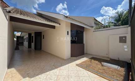 Casa para Venda em Maringá, Jardim Diamante, 3 dormitórios, 1 suíte, 2 banheiros, 2 vagas