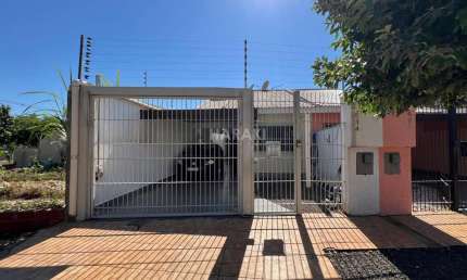 Casa para Venda em Maringá, Jardim Monte Rei, 3 dormitórios, 1 suíte, 2 banheiros, 2 vagas