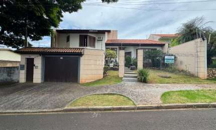 Sobrado para Venda em Maringá, Zona 05, 4 dormitórios, 2 suítes, 6 banheiros, 4 vagas
