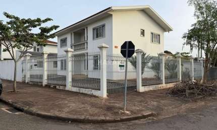 Sobrado para Venda em Maringá, Jardim Monte Carlo, 5 dormitórios, 1 suíte, 3 banheiros, 4 vagas