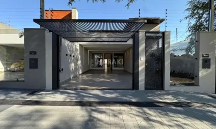 Casa para Venda em Maringá, Zona 07, 3 dormitórios, 3 suítes, 4 banheiros, 4 vagas