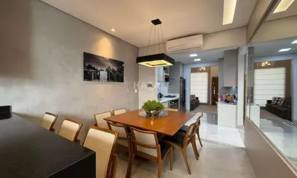 Casa para Venda em Maringá, Jardim Paris, 3 dormitórios, 1 suíte, 2 banheiros, 2 vagas