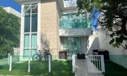 Casa Duplex à Venda - 4 Quartos, suite e varanda - Buraquinho, Lauro de Freitas