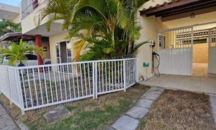 Casa à Venda ? 4 Quartos, 3 Suítes, Varanda ? Condomínio Fechado ? Buraquinho