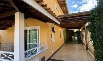 Casa em condomínio fechado com 3 quartos para alugar na Avenida Luiz Tarquínio Pontes, 123, Centro, Lauro de Freitas