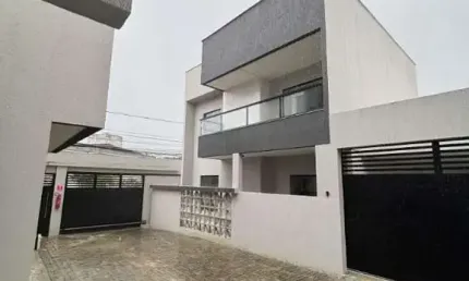 Casa para Venda e Aluguel em Buraquinho, 4 Quartos, Suíte e Varanda