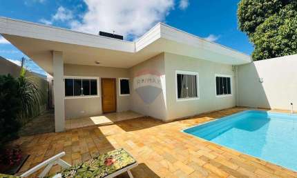 Casa com Piscina a Venda no Bairro Claudete em Cascavel